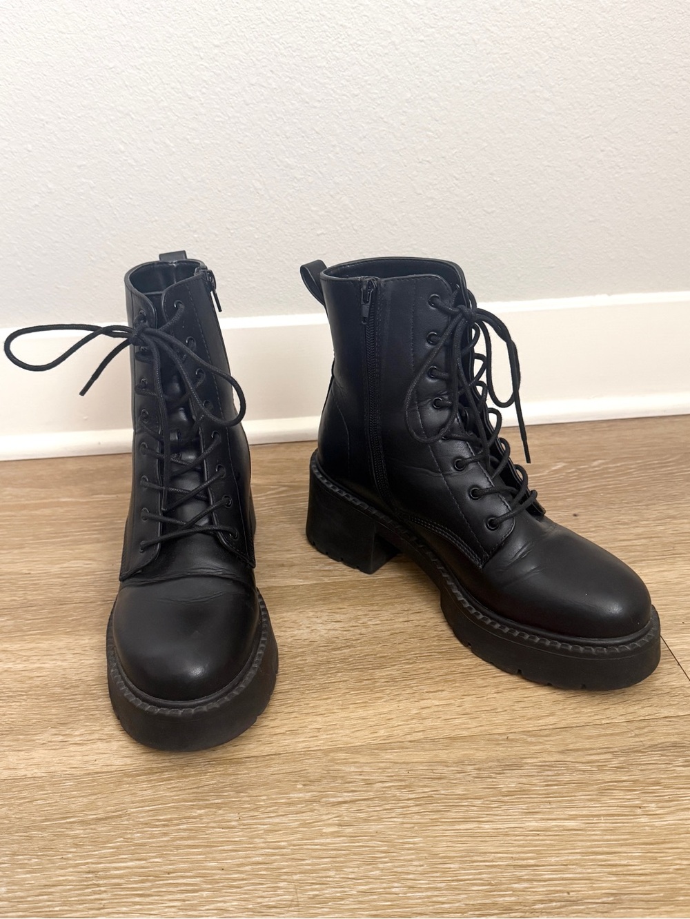 Madden Girl Black Combat Lace-Up Chunky Platform Ankle Boots